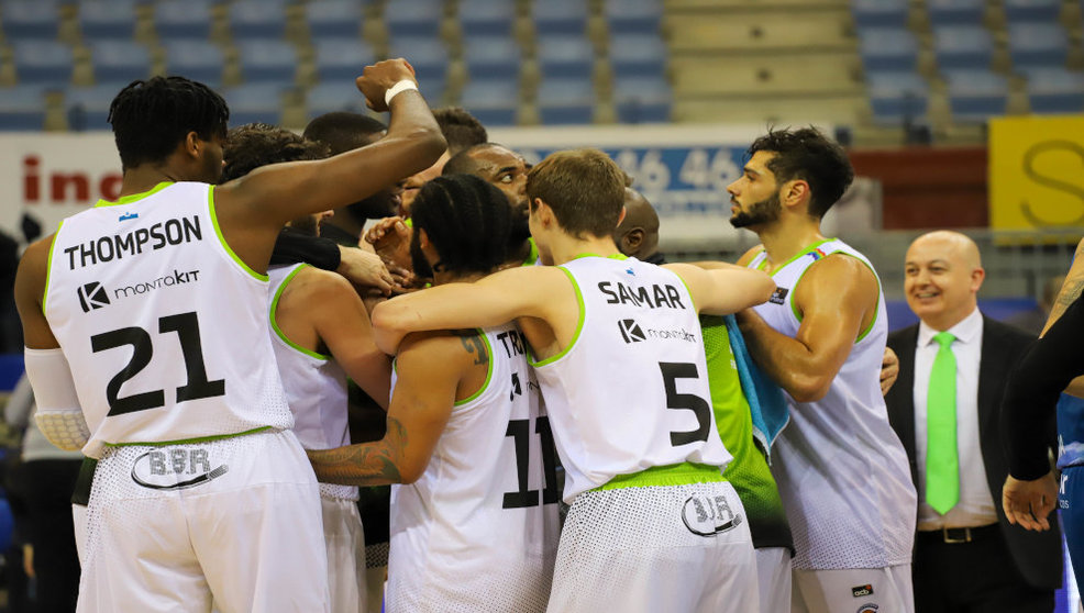 Los jugadores del Fuenlabrada celebrando la victoria / Foto: ACB