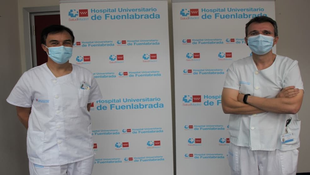 Jesús Sánchez y Raúl Bernal posando / Hospital de Fuenlabrada