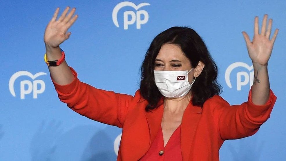 Isabel Díaz Ayuso celebra su victoria en las elecciones