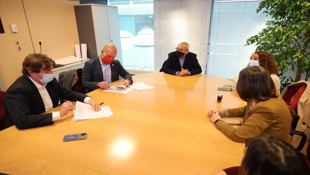Firma convenio entre el Ayuntamiento de Fuenlabrada y Cruz Roja / Ayuntamiento de Fuenlabrada