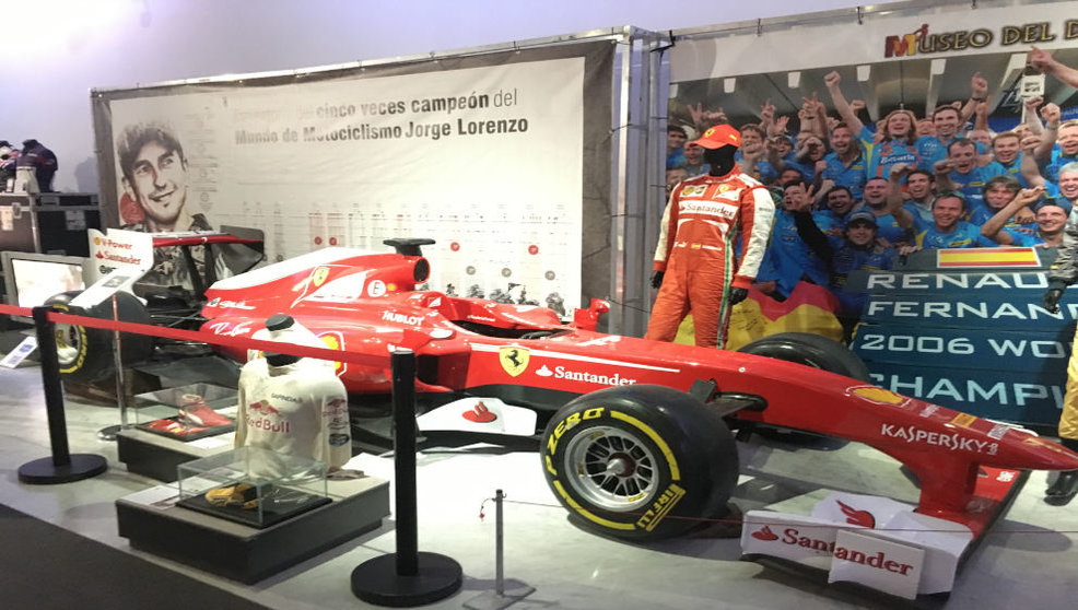 Mono y Fórmula 1 de Fernando Alonso en Ferrari / Comunidad de Madrid