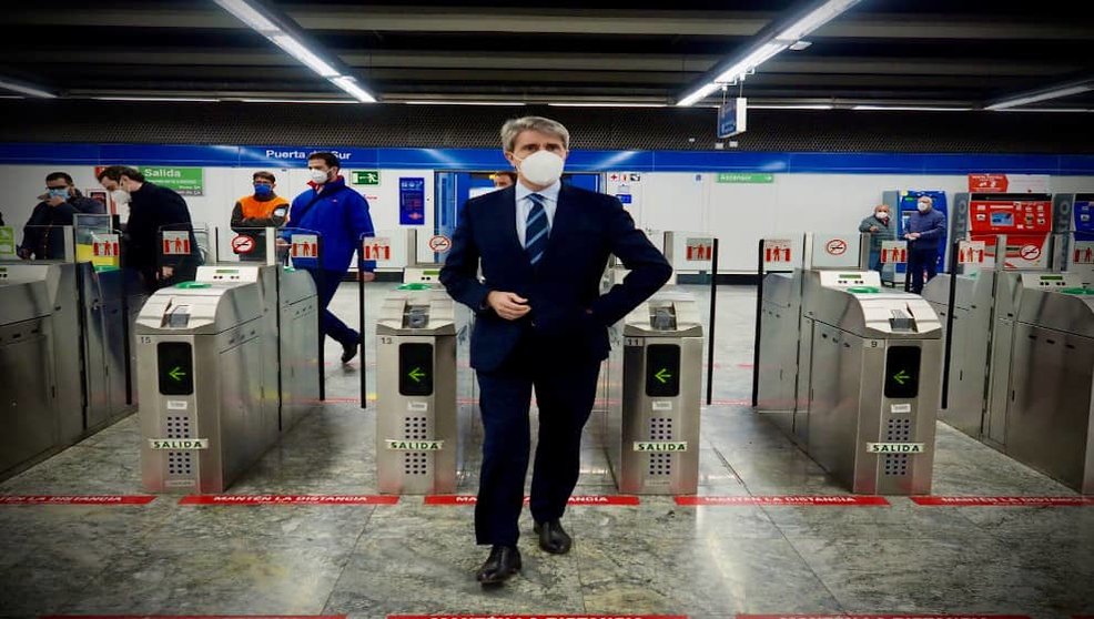Ángel Garrido visitando una estación de Metro / Comunidad de Madrid